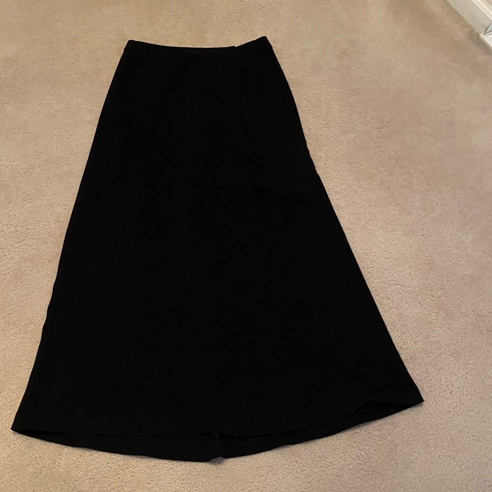Tahari black front side split maxi skirt